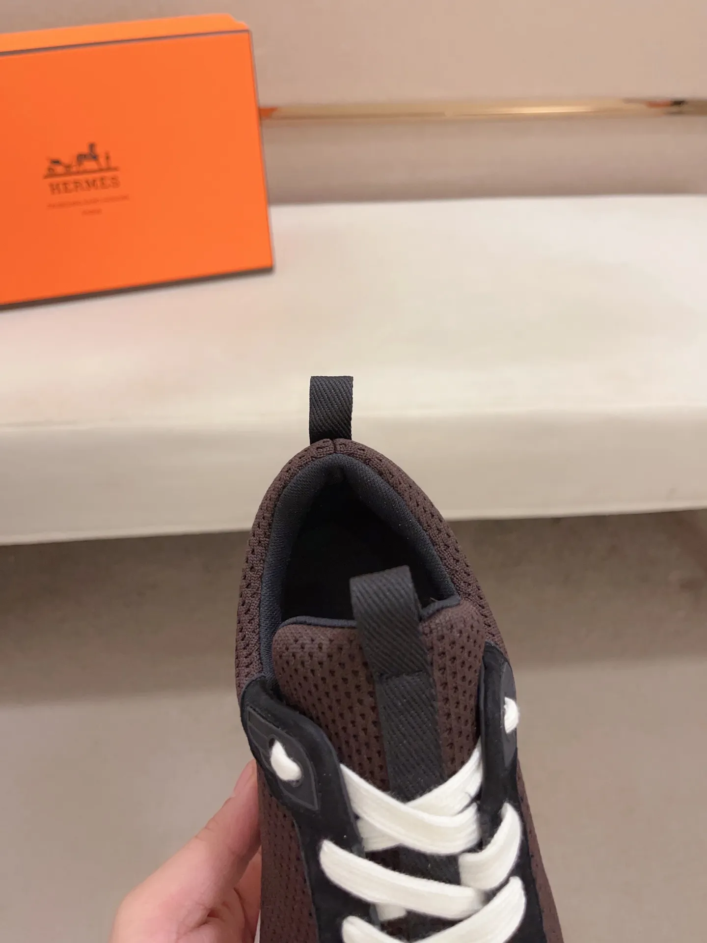 Factory price: 540💰《HERMES》【Classic original single version】Hermès; top 🔝purchasing agent🔍🔍men's latest 🇺🇸 counter sales simultaneously, original imported from Italy ▲▲silk cowhide with breathable fabric ▲▲ (high-end ·Exquisite·Grade) Exquisite workmanship (Italian 🇮🇹Imported water-dyed 🐂cowhide lining) Sole: Original sole provided by the original factory, ⚠️Exclusive double-layer activity·TPR·Rubber·Combined molded outsole; Super·comfortable·wear-resistant·non-slip·environmental protection The real thing is more beautiful if you take the real thing (high quality, follow the order), you can enter and exit the counter at will * Number of yards: 38·39·40·41·42·43·44# (can be customized 45.)